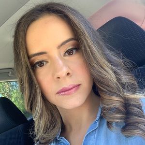 Meet your Posher, Dana